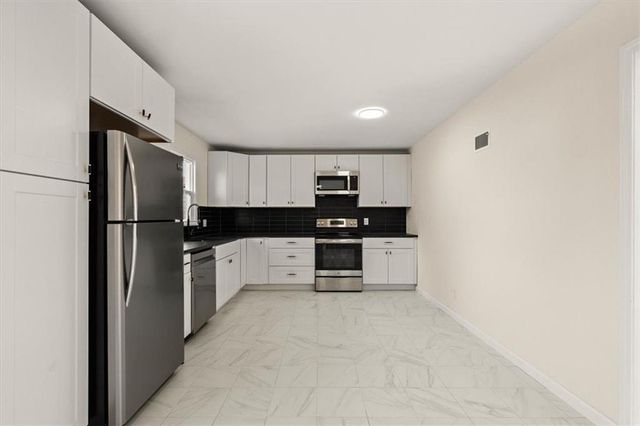 6016 E 107th Terrace, Kansas City, MO 64134