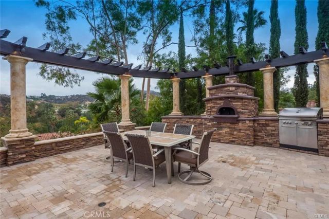 4422 Alta Tupelo, Calabasas, CA 91302