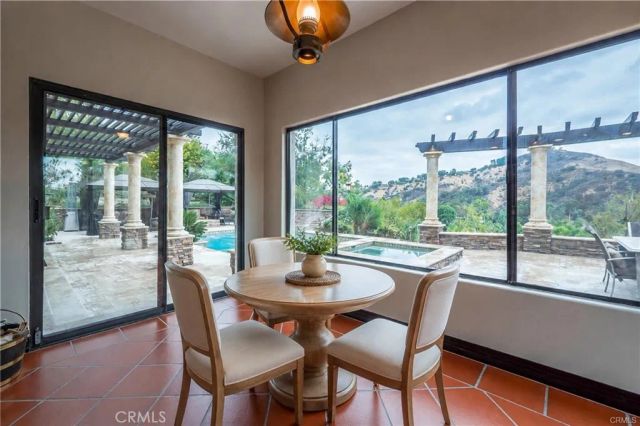 4422 Alta Tupelo, Calabasas, CA 91302