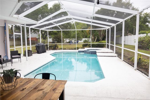 6305 S QUEENSWAY DRIVE, Temple Terrace, FL 33617