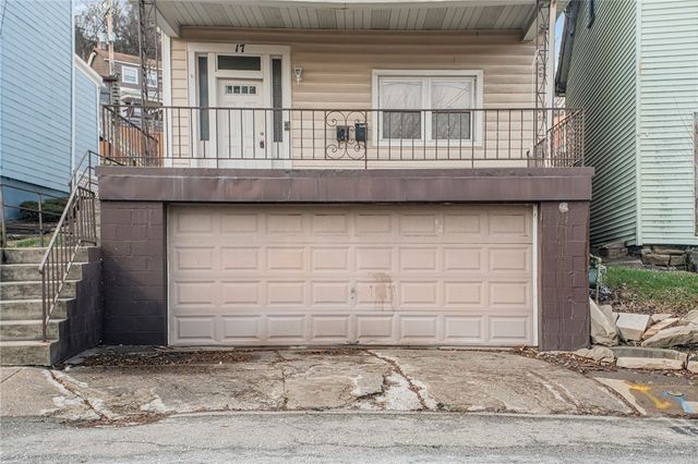 17 Locust St, Etna, PA 15223