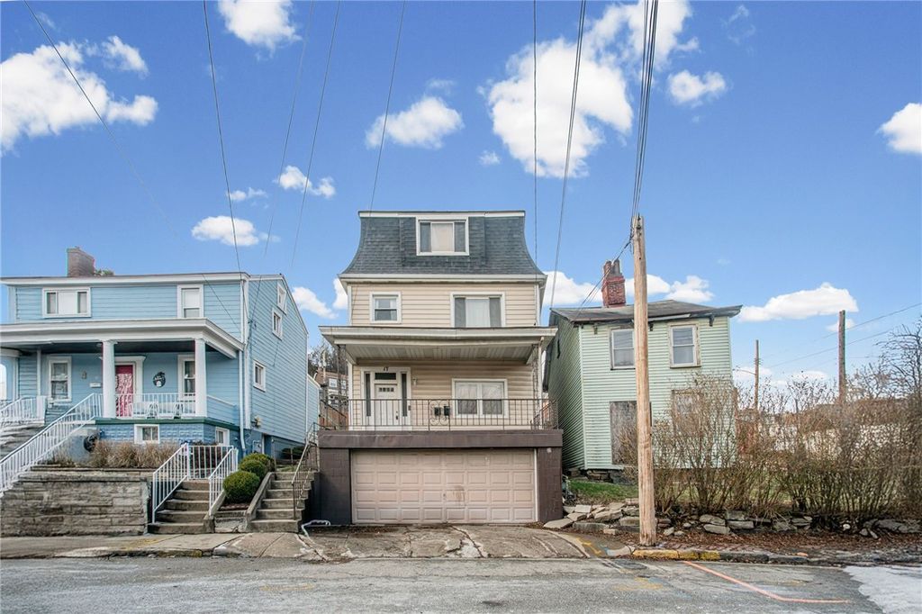 17 Locust St, Etna, PA 15223