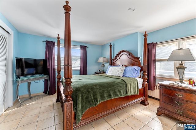 95 William Place, Totowa, NJ 07512