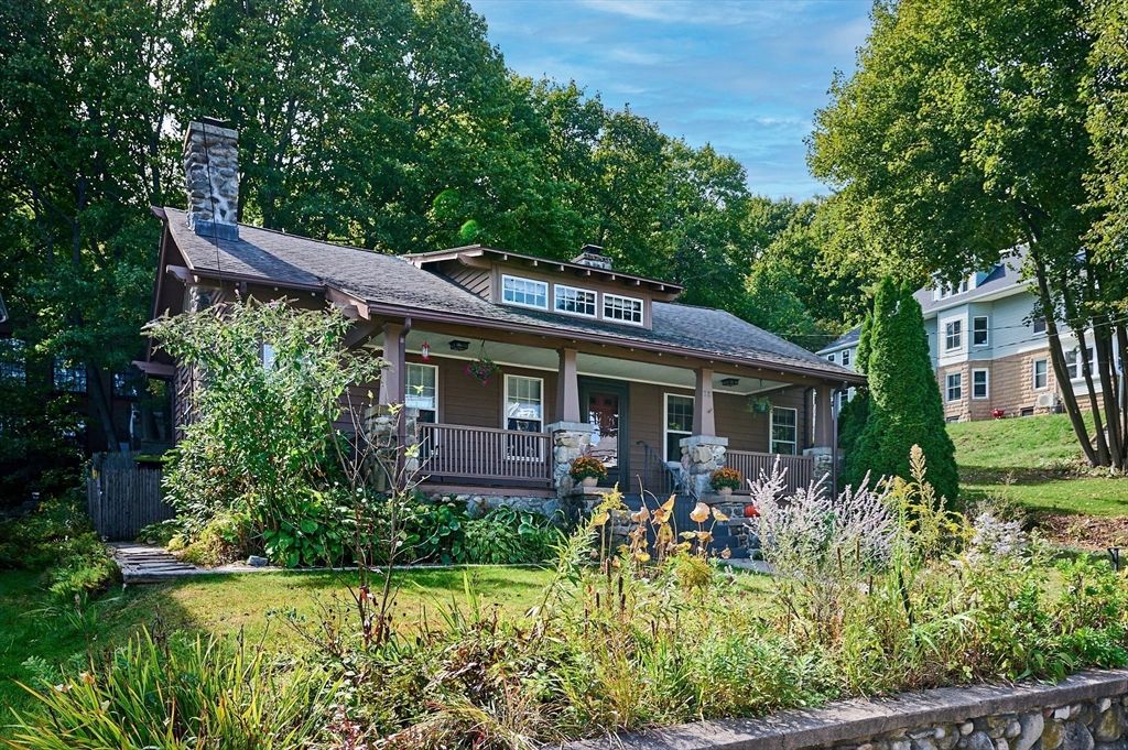 78 Hitchcock St., Holyoke, MA 01040