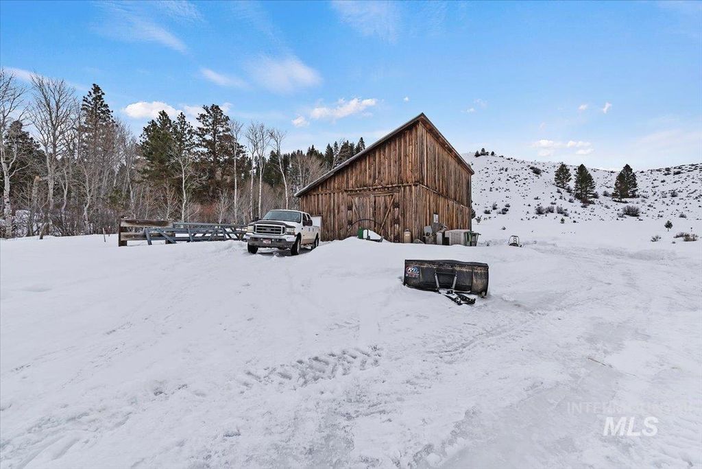 675 W Russell Dr, Prairie, ID 83647 photo 22