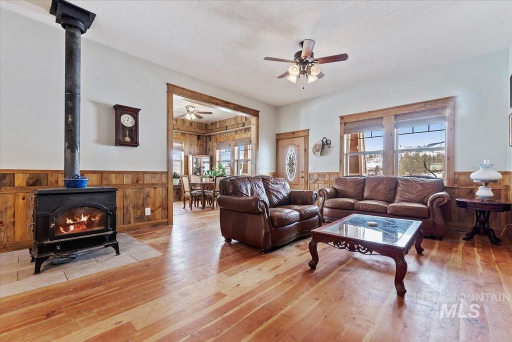 675 W Russell Dr, Prairie, ID 83647 photo 5