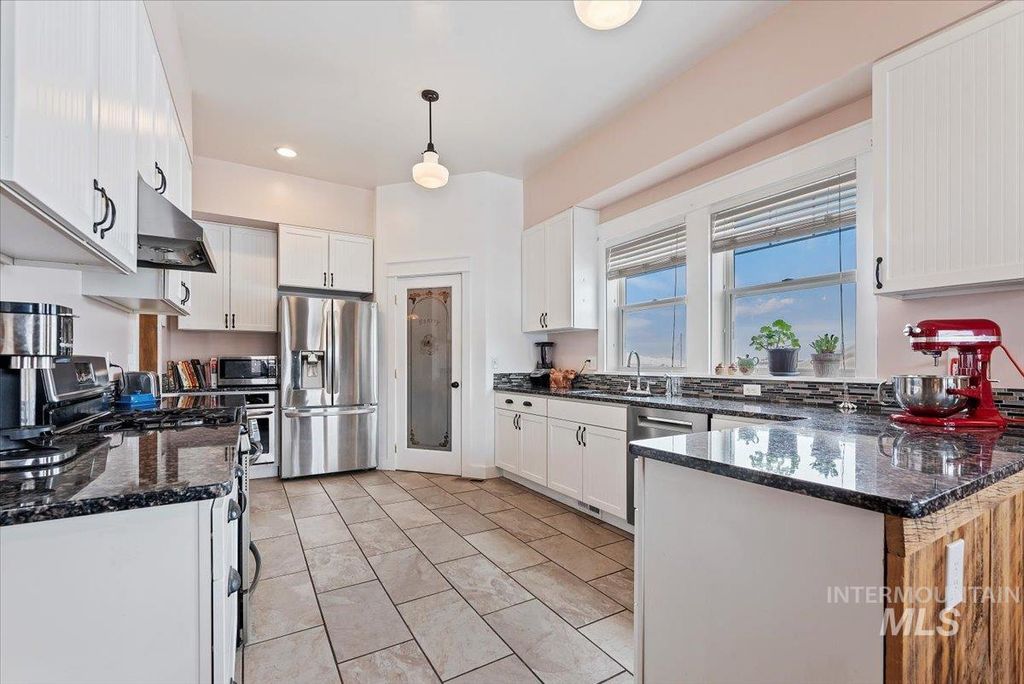 675 W Russell Dr, Prairie, ID 83647 photo 8