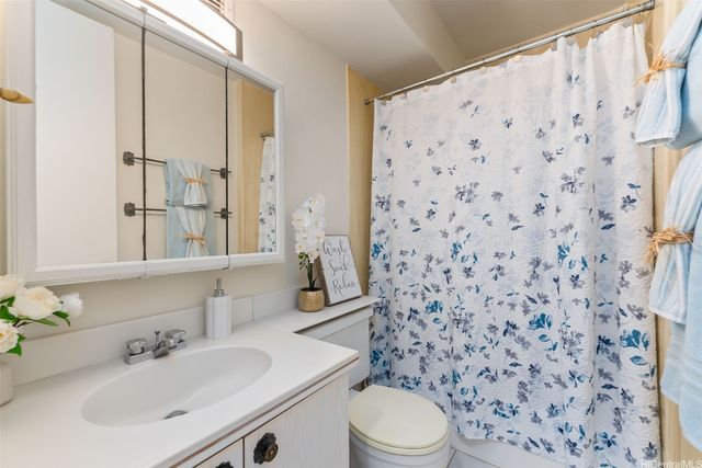 4300 Waialae Avenue A501, Honolulu, HI 96816