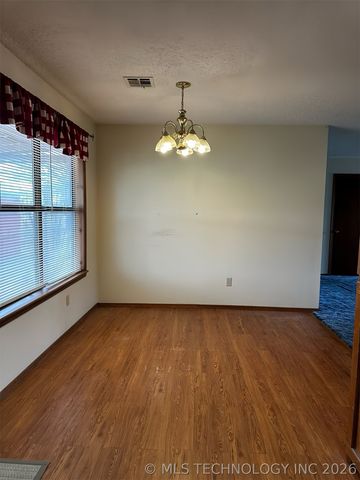 1400 Damon Drive, Pryor, OK 74361