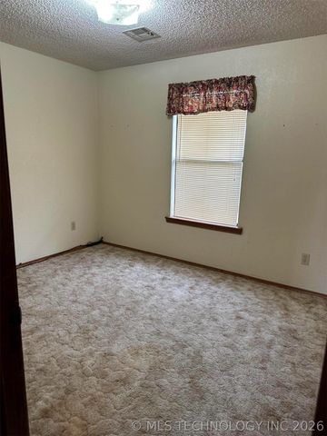 1400 Damon Drive, Pryor, OK 74361