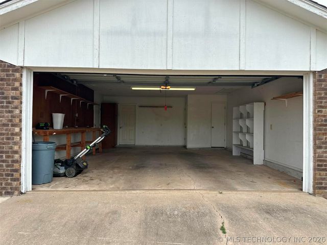 1400 Damon Drive, Pryor, OK 74361