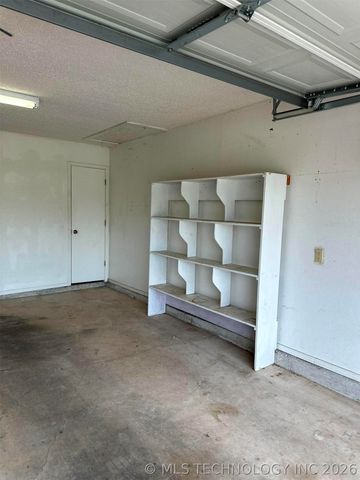 1400 Damon Drive, Pryor, OK 74361