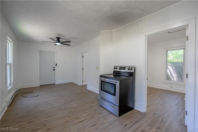 155 Fernwood Avenue, Barberton, OH 44203