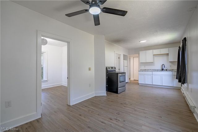 155 Fernwood Avenue, Barberton, OH 44203