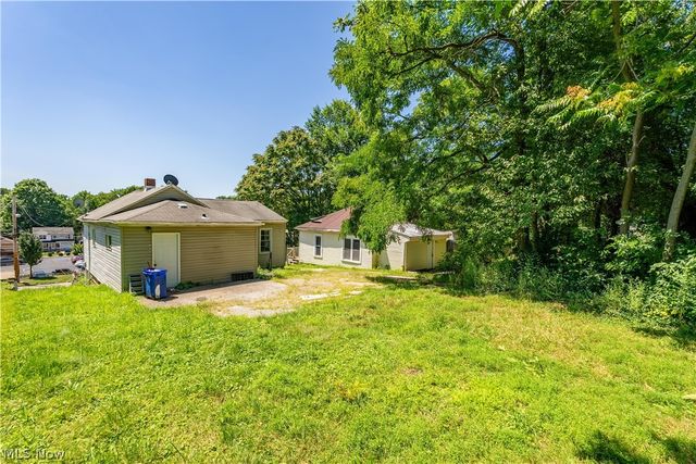 155 Fernwood Avenue, Barberton, OH 44203