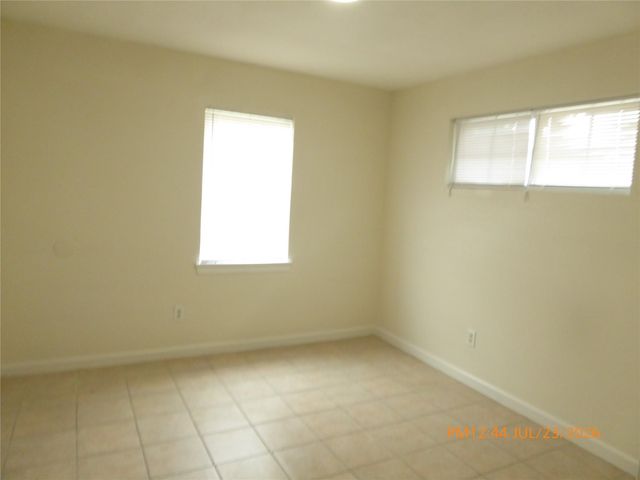 5520 Cavalcade Street 14, Houston, TX 77026