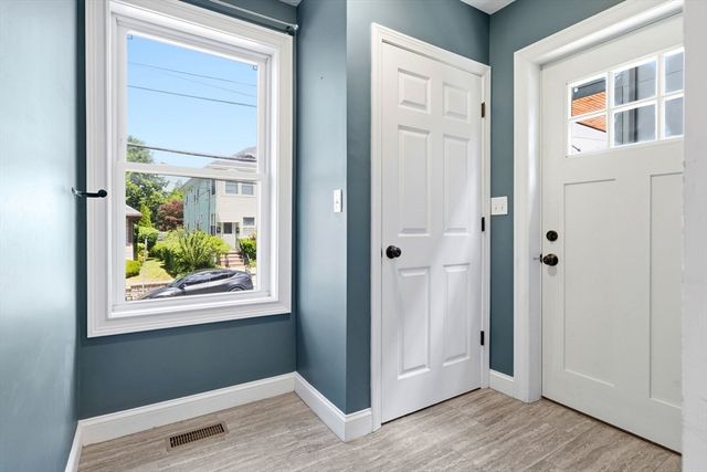47 Metropolitan Ave 1, Boston, MA 02131