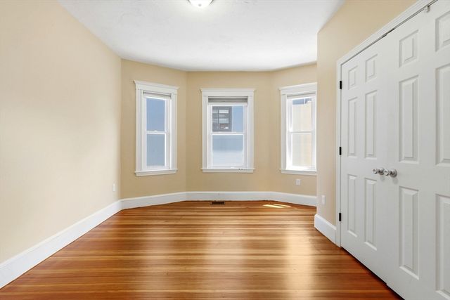 47 Metropolitan Ave 1, Boston, MA 02131