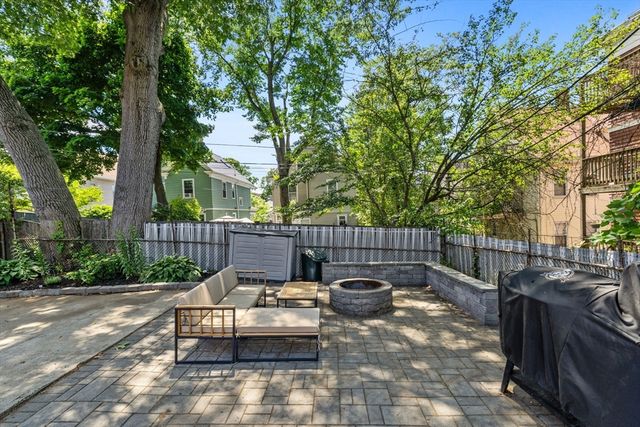 47 Metropolitan Ave 1, Boston, MA 02131