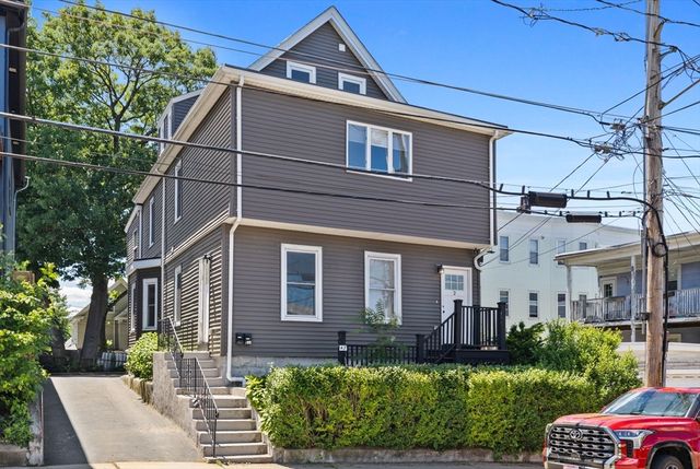 47 Metropolitan Ave 1, Boston, MA 02131