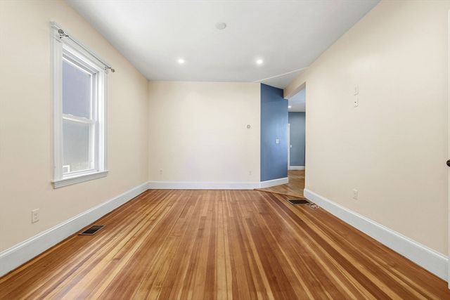 47 Metropolitan Ave 1, Boston, MA 02131