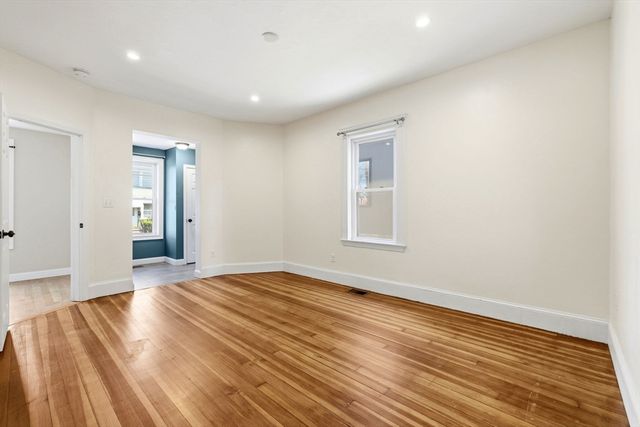 47 Metropolitan Ave 1, Boston, MA 02131