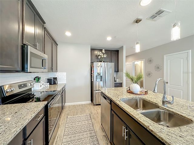 381 SMUGGLERS WAY, Apopka, FL 32712