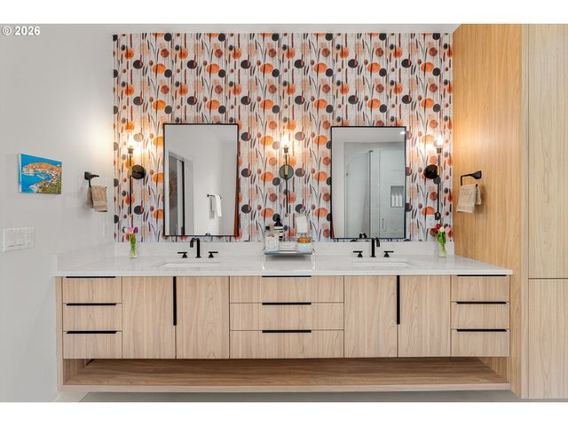 529 Ne PROVINCE Dr, Camas, WA 98607