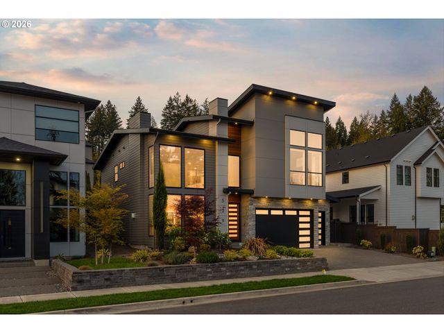 529 Ne PROVINCE Dr, Camas, WA 98607