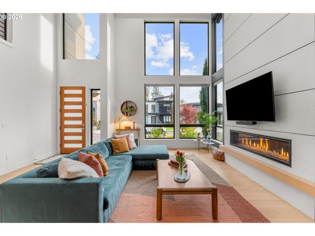 529 Ne PROVINCE Dr, Camas, WA 98607