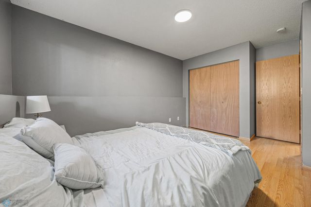 1030 Oak Place, West Fargo, ND 58078
