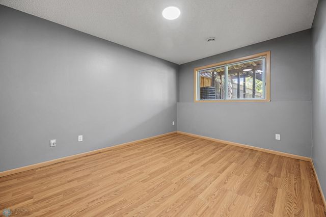 1030 Oak Place, West Fargo, ND 58078