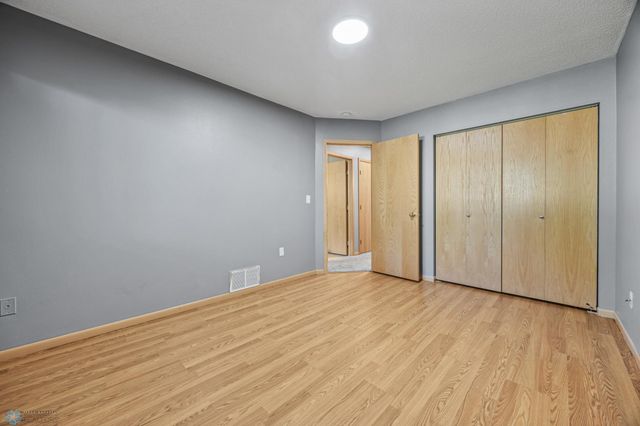 1030 Oak Place, West Fargo, ND 58078