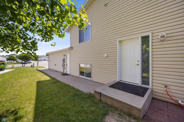 1030 Oak Place, West Fargo, ND 58078