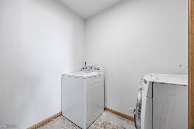1030 Oak Place, West Fargo, ND 58078
