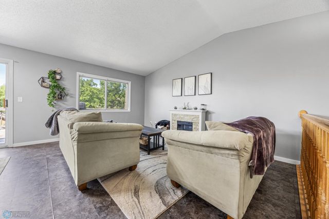 1030 Oak Place, West Fargo, ND 58078