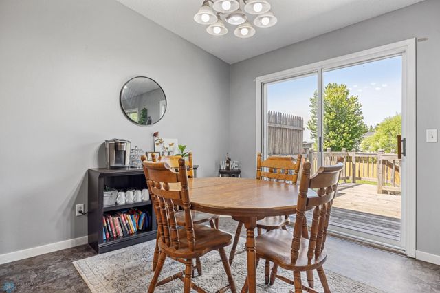 1030 Oak Place, West Fargo, ND 58078
