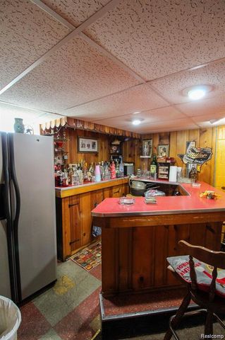 8411 Grandville Avenue, Detroit, MI 48228