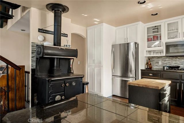 1055 Meadowbrook Drive, Lake Arrowhead, CA 92352