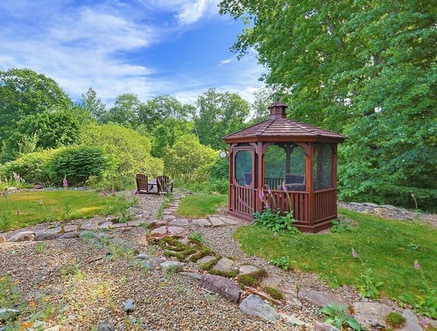 21 Winsor Dr., North Attleboro, MA 02760