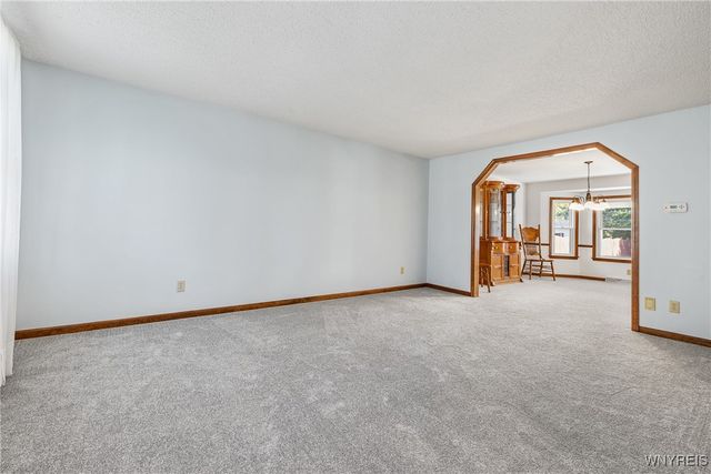 44 Southpoint Drive, Lancaster, NY 14086