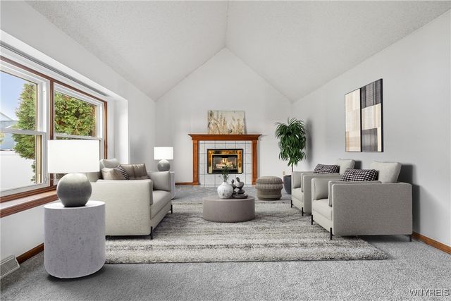 44 Southpoint Drive, Lancaster, NY 14086