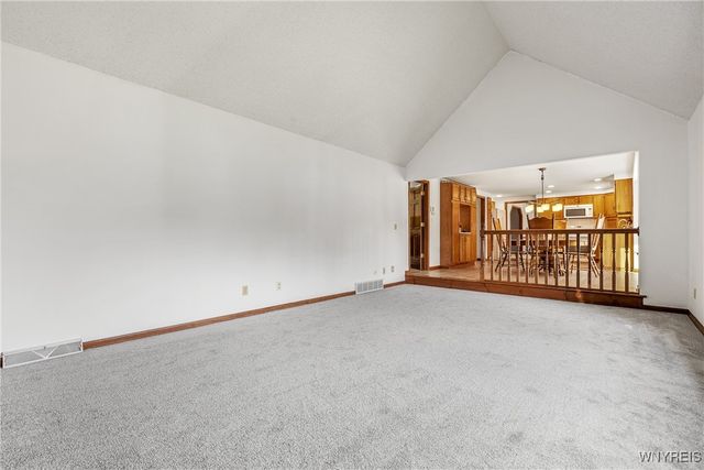 44 Southpoint Drive, Lancaster, NY 14086