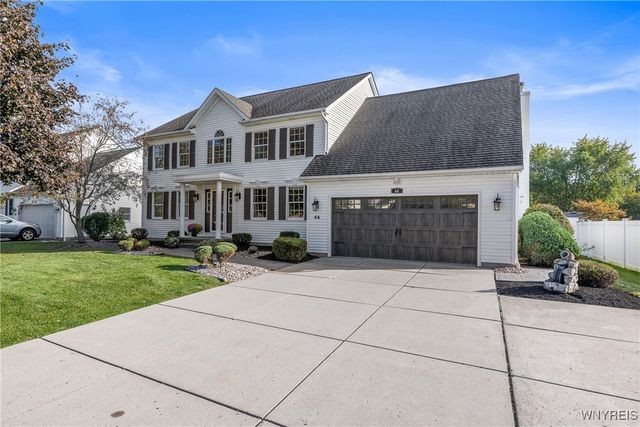 44 Southpoint Drive, Lancaster, NY 14086