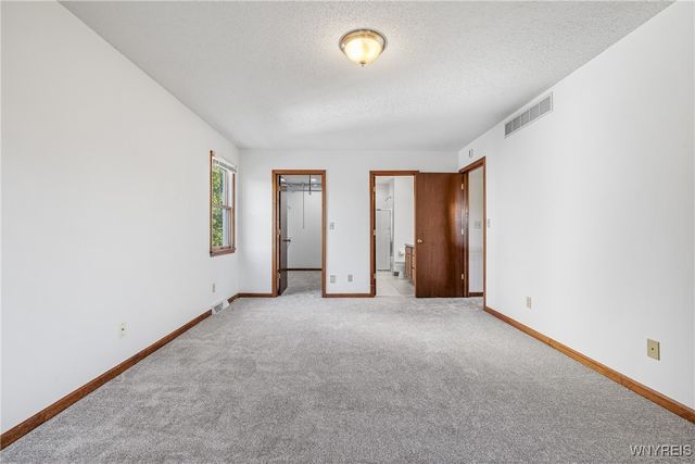 44 Southpoint Drive, Lancaster, NY 14086