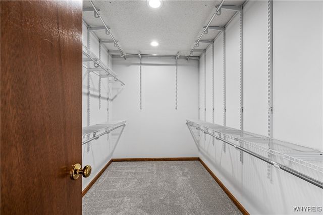 44 Southpoint Drive, Lancaster, NY 14086