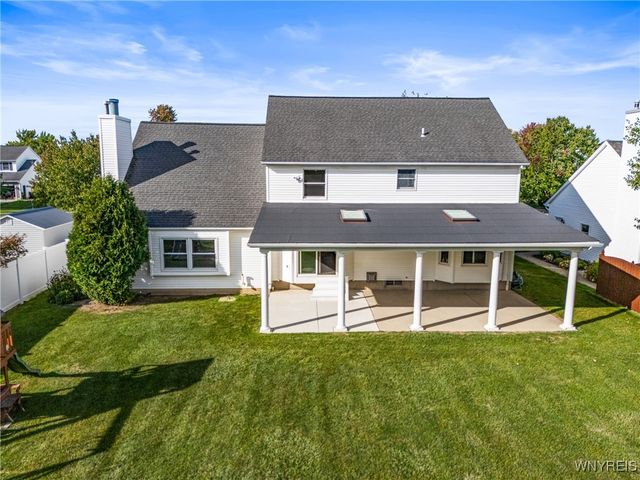 44 Southpoint Drive, Lancaster, NY 14086