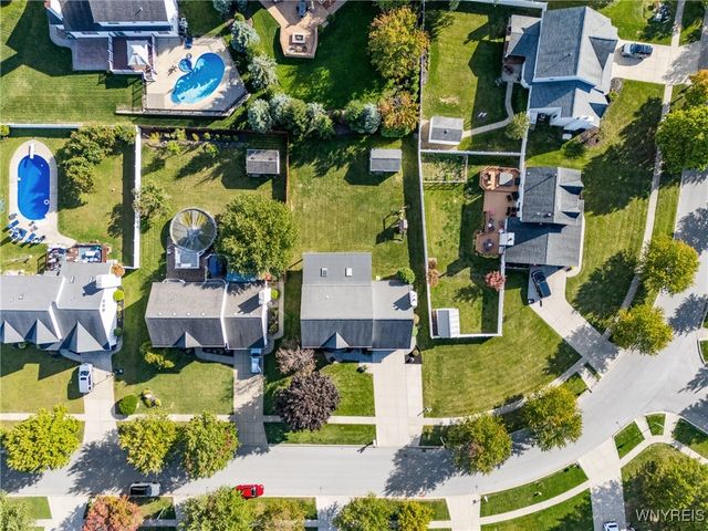 44 Southpoint Drive, Lancaster, NY 14086