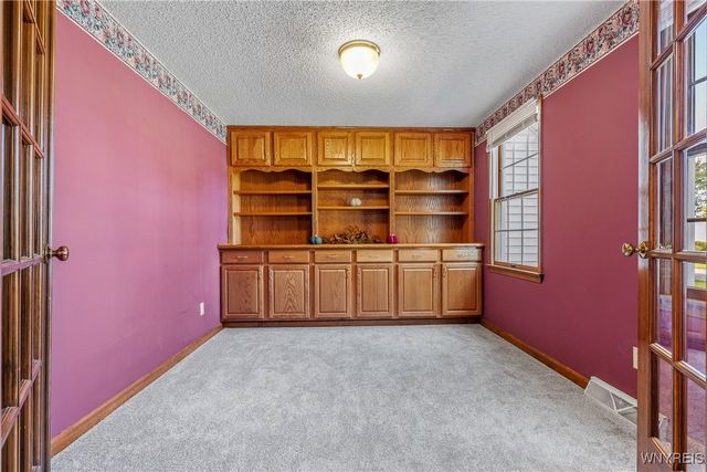 44 Southpoint Drive, Lancaster, NY 14086