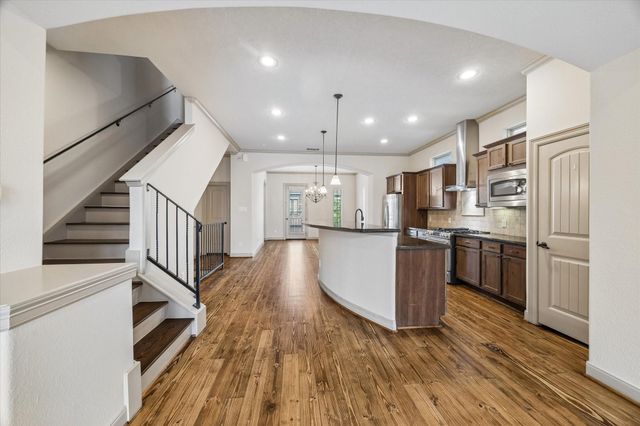 903 Asbury Street, Houston, TX 77007